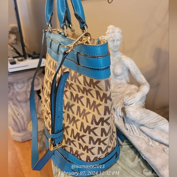 Michael Kors Kingsbury Bucket Bag  Jaqured Logo MK Tote NWOT Designer #712 - Picture 16 of 17